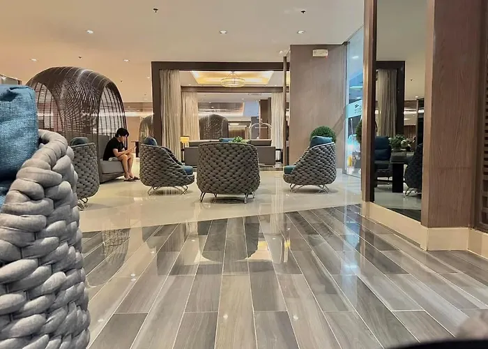 Cozy Near Airport And Moa